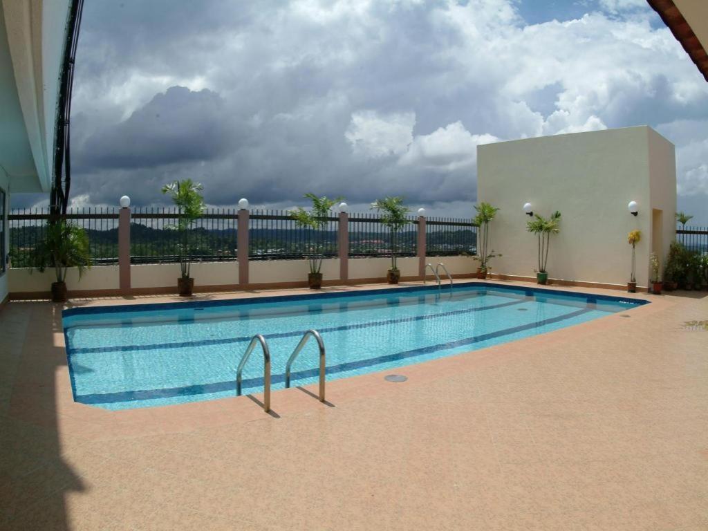 Li Hua Hotel Bintulu Exterior photo